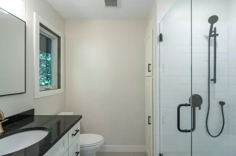 Bath - 16296 Tower Dr, Brainerd, MN 56401 photo 3 of 5