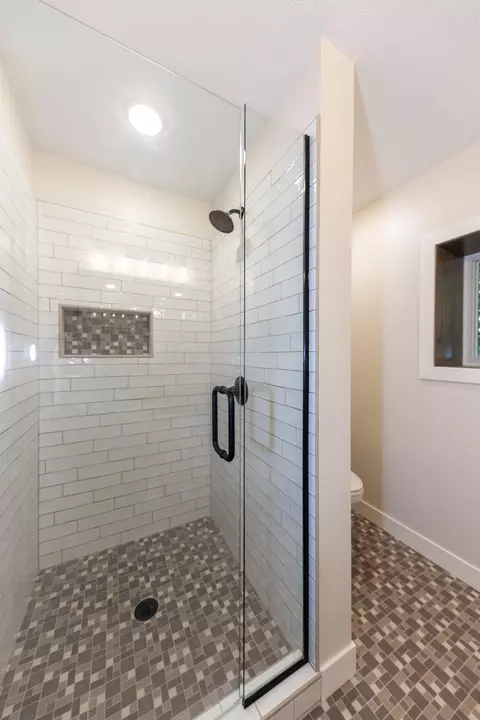 Bath - 16296 Tower Dr, Brainerd, MN 56401 photo 4 of 5