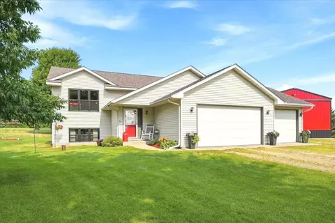 1498 142nd St, New Richmond, WI 54017