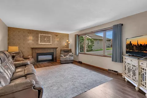 Living - 5641 Highway 71 NE, Willmar, MN 56201 photo 1 of 3