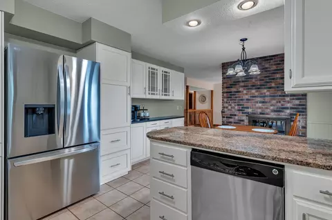 Kitchen - 5641 Highway 71 NE, Willmar, MN 56201 photo 3 of 3