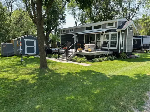 32741 N Lakes Trl #14D, Lindstrom, MN 55045