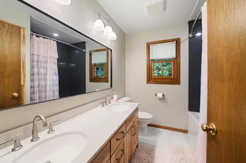 Bath - 4614 215th St E, Hampton, MN 55031 photo 2 of 3