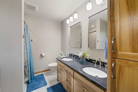 Bath - 4614 215th St E, Hampton, MN 55031 photo 1 of 3