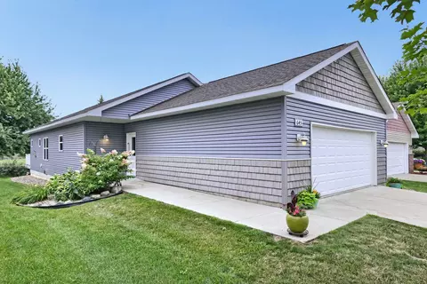 645 Tiffany Ln, Waconia, MN 55387