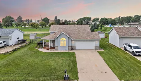 908 W 1st St, West Concord, MN 55985