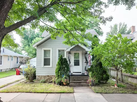 1025 W Wabasha St, Winona, MN 55987