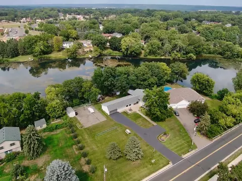 8275 College Trl, Inver Grove Heights, MN 55076
