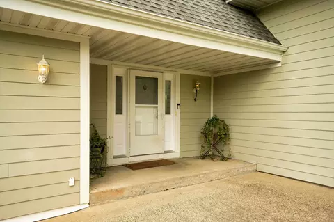 8275 College Trl, Inver Grove Heights, MN 55076