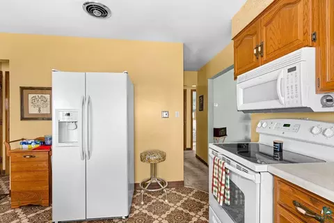 Kitchen - 1724 E 3rd St, Superior, WI 54880 photo 2 of 3