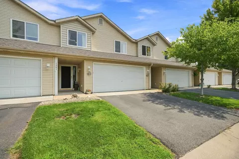 1241 Willow Trl, Farmington, MN 55024