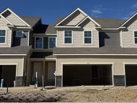 225 Huntington Dr, Waconia, MN 55387