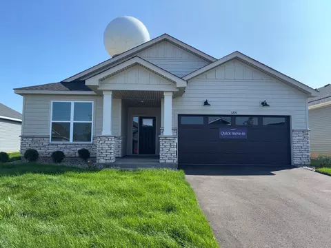 5200 Long Pointe Bay Bay, Woodbury, MN 55129