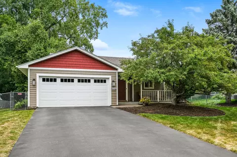5736 Turtle Lake Rd, Shoreview, MN 55126