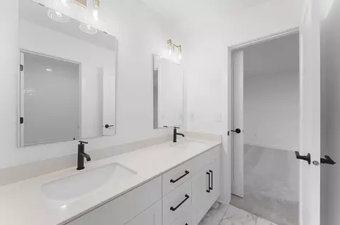 Bath - 19929 67th Ave, Corcoran, MN 55340 photo 3 of 5