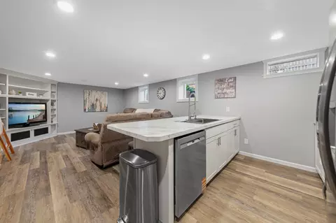 Kitchen - 17 9th Ave SE, Faribault, MN 55021 photo 8 of 9