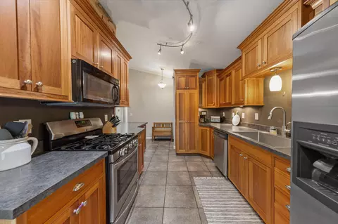 Kitchen - 17 9th Ave SE, Faribault, MN 55021 photo 3 of 9