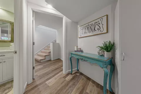 Entry Way - 17 9th Ave SE, Faribault, MN 55021 photo 3 of 3