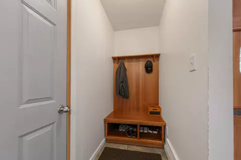Entry Way - 17 9th Ave SE, Faribault, MN 55021 photo 2 of 3