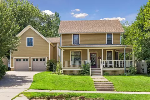 1004 6th St S, Stillwater, MN 55082