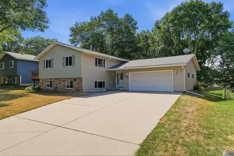 736 11th St N, Sauk Rapids, MN 56379