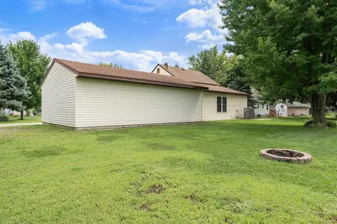 Exterior - 2209 6th St NW, Austin, MN 55912 photo 3 of 13