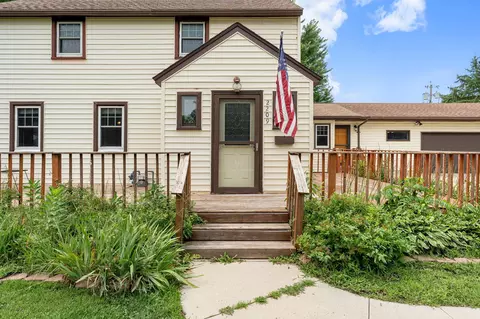 Exterior - 2209 6th St NW, Austin, MN 55912 photo 9 of 13