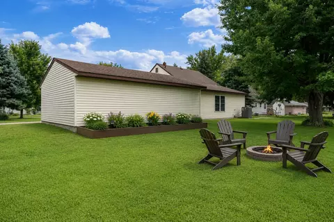 Exterior - 2209 6th St NW, Austin, MN 55912 photo 2 of 13