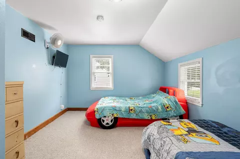 Bedroom - 2209 6th St NW, Austin, MN 55912 photo 7 of 9