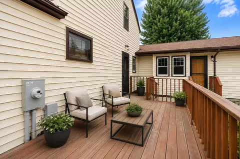 Exterior - 2209 6th St NW, Austin, MN 55912 photo 7 of 13