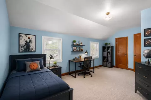 Bedroom - 2209 6th St NW, Austin, MN 55912 photo 6 of 9