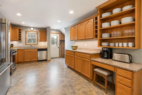Kitchen - 2209 6th St NW, Austin, MN 55912 photo 7 of 8