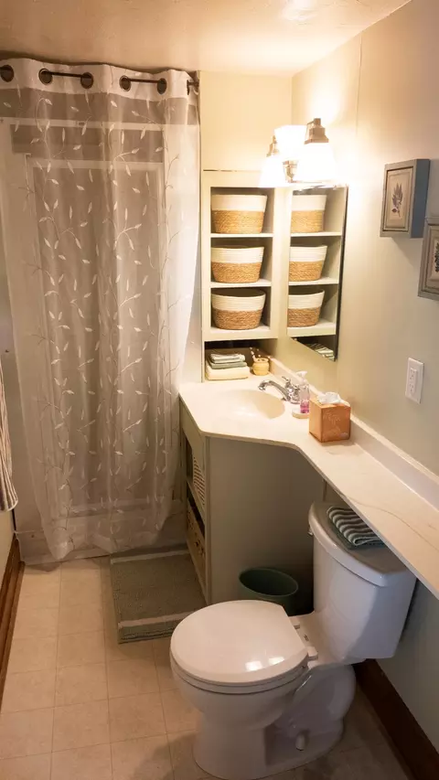 Bath - 409 N 4th St, Marshall, MN 56258 photo 1 of 2