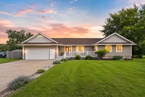 400 Decatur Ave N, Golden Valley, MN 55427