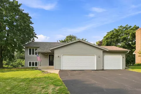 1213 W 158th St, Burnsville, MN 55306