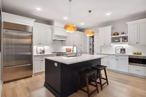 222 Ferndale Rd S #303, Wayzata, MN 55391