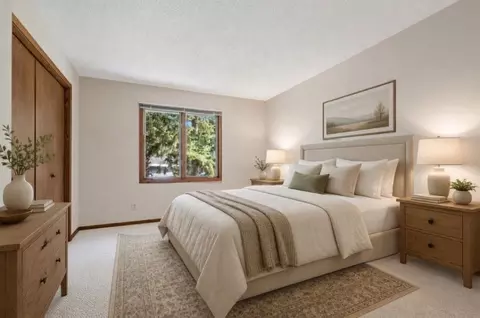 Bedroom - 135 Pleasant Ln E, Excelsior, MN 55331 photo 2 of 11