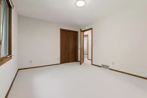 Bedroom - 135 Pleasant Ln E, Excelsior, MN 55331 photo 1 of 11