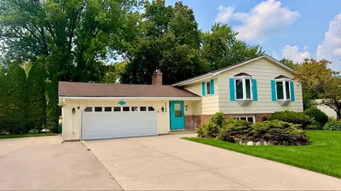7740 47 12 Pl N, New Hope, MN 55428