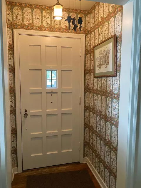 Entry Way - 708 8th St SW, Willmar, MN 56201 photo 1 of 2