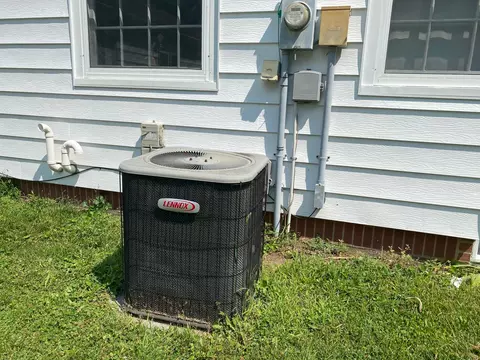 Exterior - 708 8th St SW, Willmar, MN 56201 photo 3 of 8