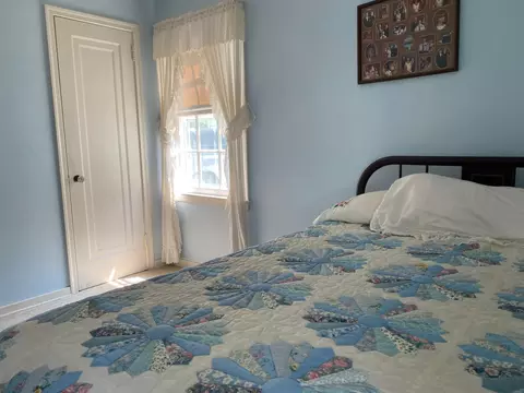 Bedroom - 708 8th St SW, Willmar, MN 56201 photo 2 of 4