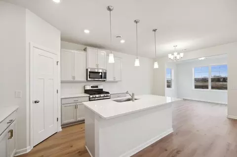 544 Tulare Ter, Newport, MN 55055