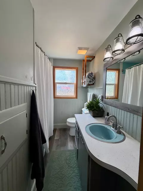 Bath - 5648 Fairview Rd, Baxter, MN 56425 photo 1 of 3