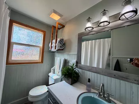 Bath - 5648 Fairview Rd, Baxter, MN 56425 photo 2 of 3