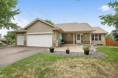 405 12th Ave NW, Isanti, MN 55040
