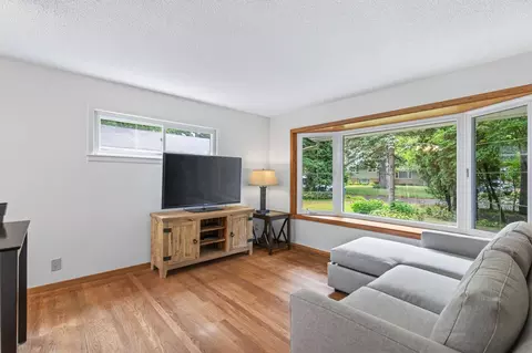 12916 Fairfield Rd W, Minnetonka, MN 55305