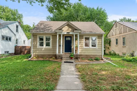 854 21st Ave SE, Minneapolis, MN 55414