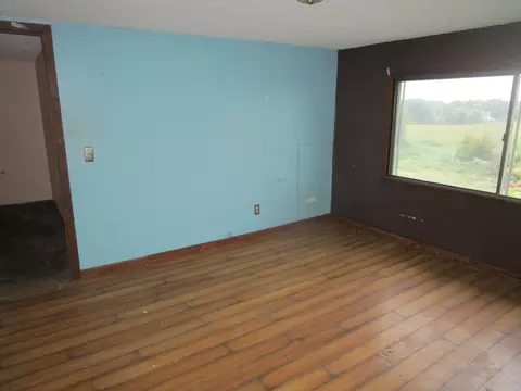 Bedroom - 740 E Broadway, Plainview, MN 55964 photo 2 of 3