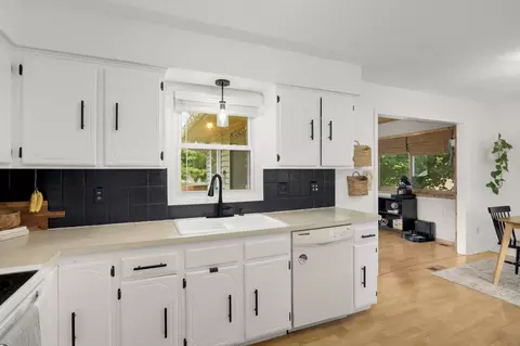 Kitchen - 11255 Rhode Island Ave N, Champlin, MN 55316 photo 4 of 4